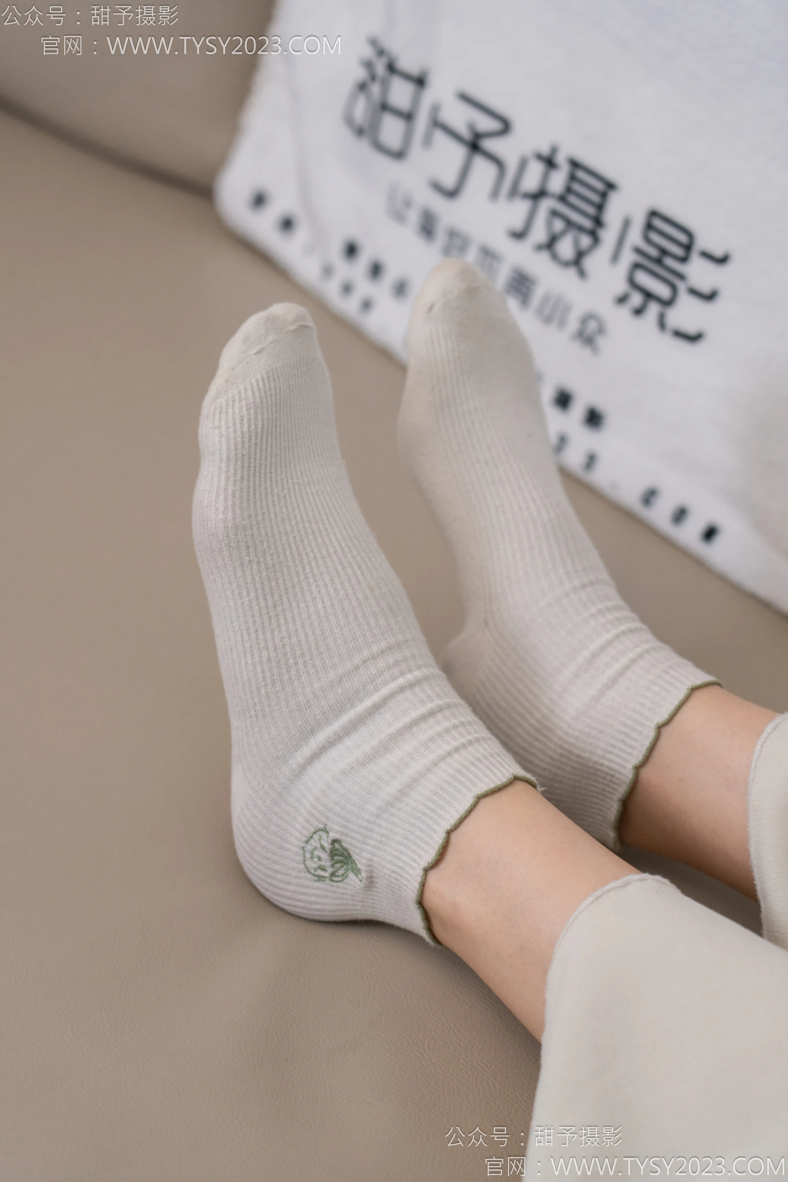 甜予摄影-No.125-丹丹-运动鞋,白棉袜,裸足-[139P2V-10.1GB]-50.webp